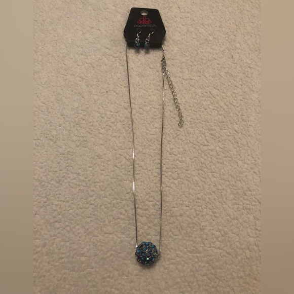 Paparazzi Come out of your bombshell multi necklace with earrings - Picture 1 of 3